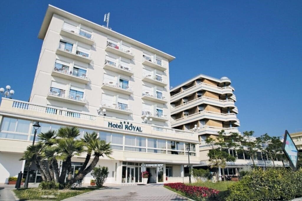 Отель Hotel Royal Cesenatico 4*