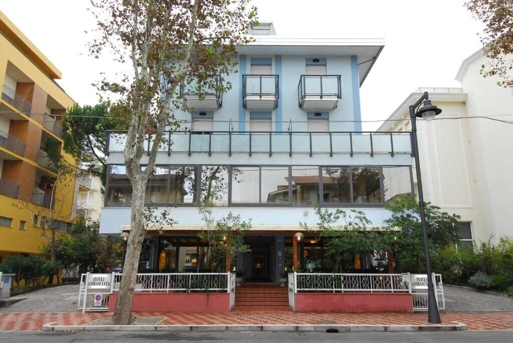 Отель Ambasciata Hotel 3*