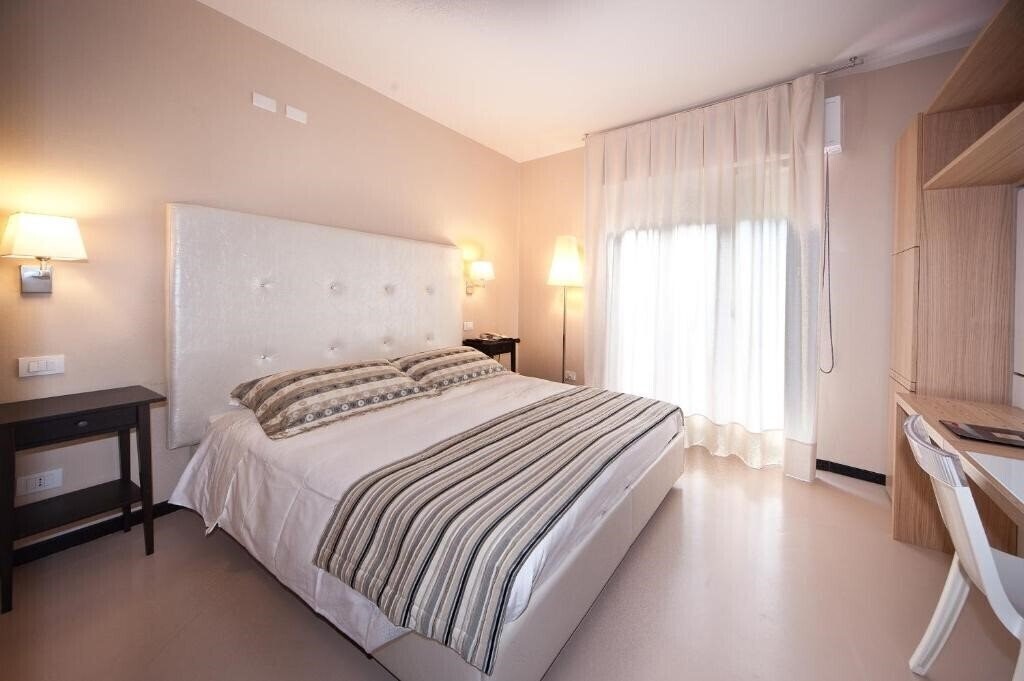 Фото Carla Hotel 3*