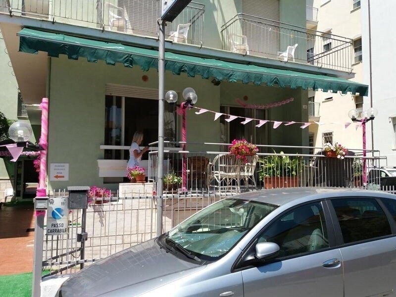 Отель Villa Derna 2*