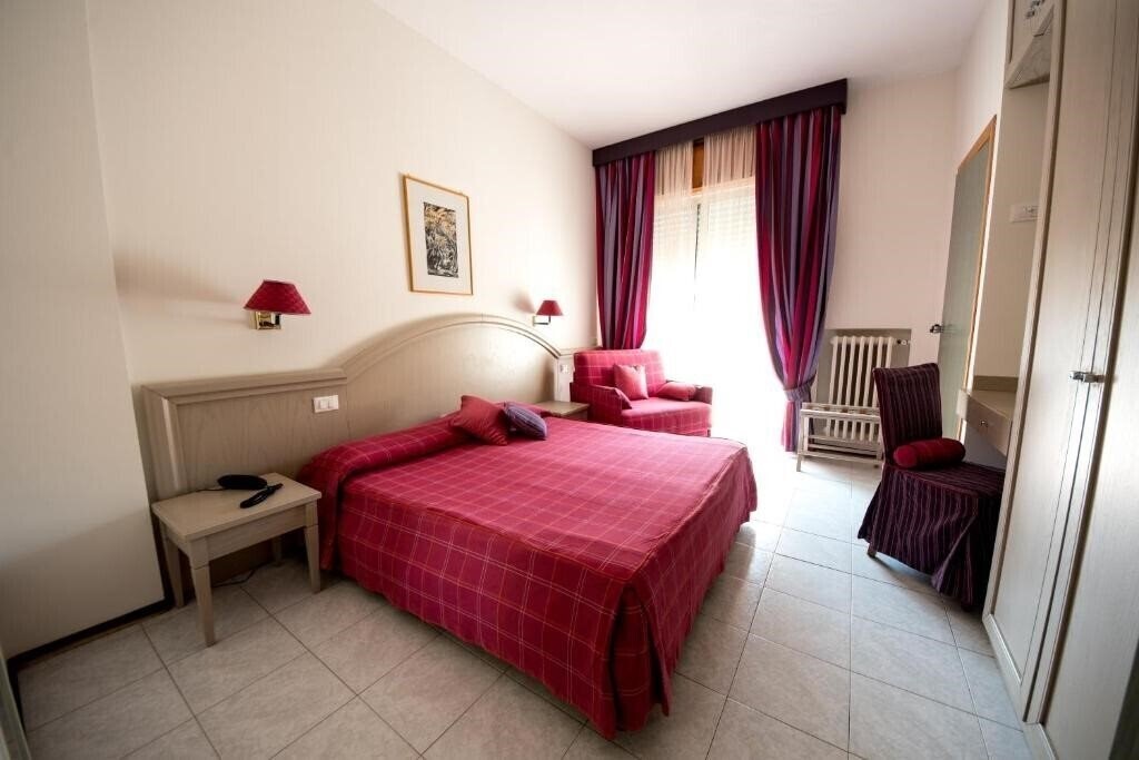 Фото Splendid Hotel 3*