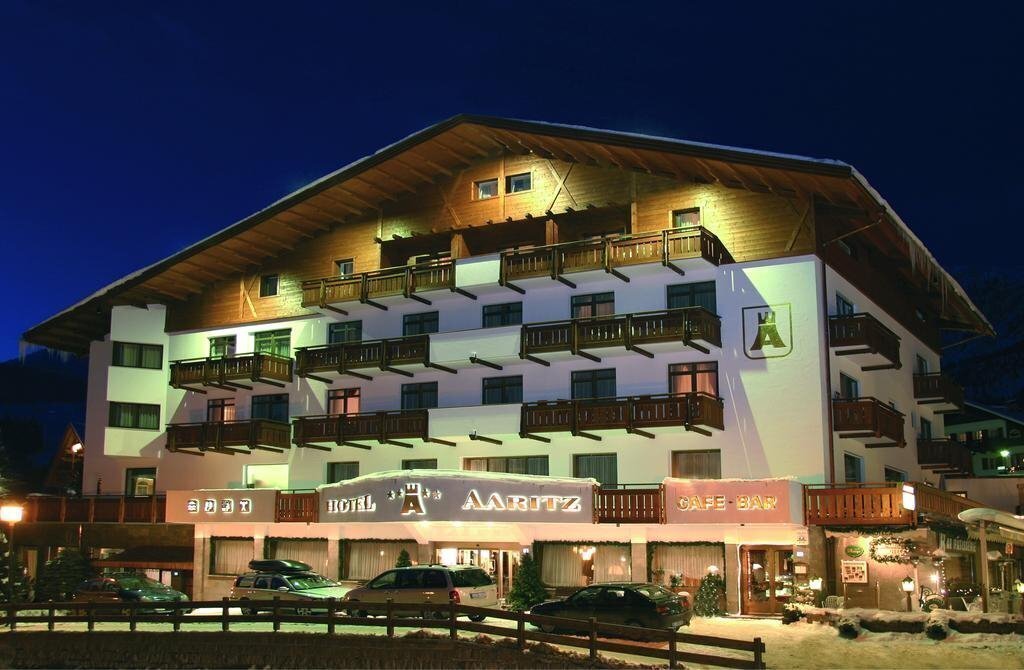 Отель Hotel Aaritz Selva di Val Gardena 4*