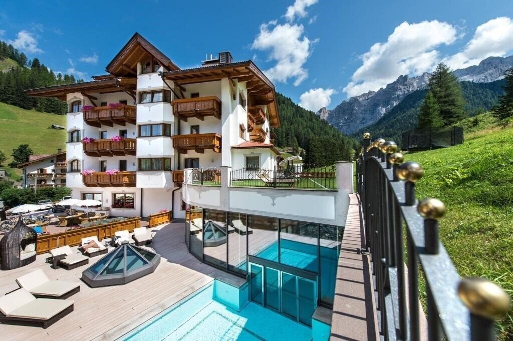 Готель Savoy Dolomites Luxury Hotel 4*