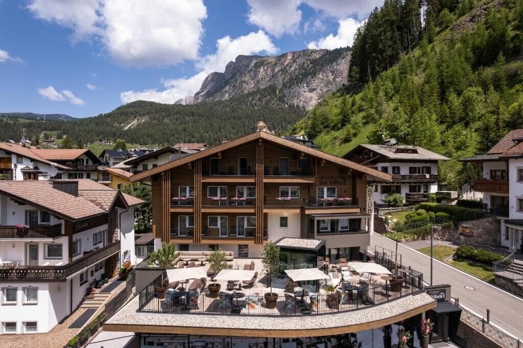 Отель Sun Valley Hotel Selva di Val Gardena 4*