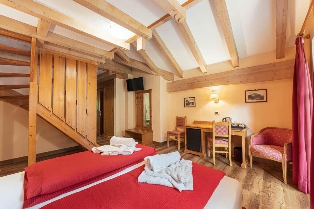 Фото Hotel Conturina 3*