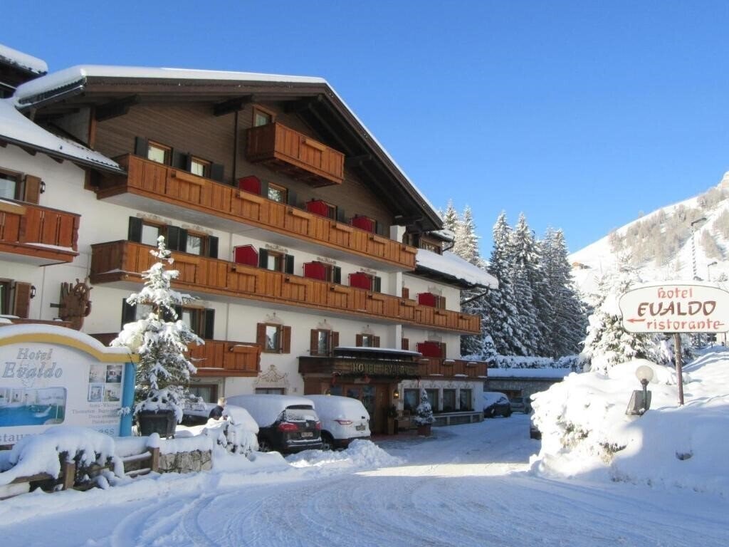 Отель Hotel Evaldo Arabba 4*