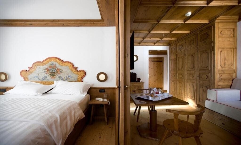 Фото Hotel Cortina Cortina d'Ampezzo 4*