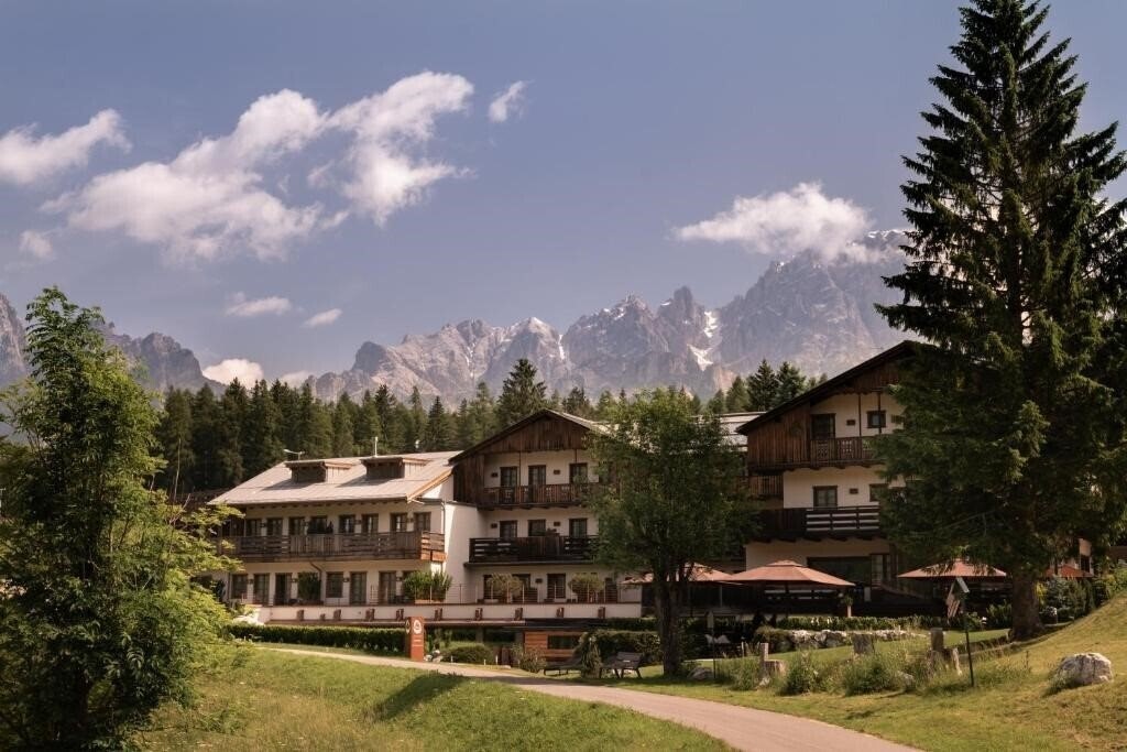 Отель Rosapetra Spa Resort 5*