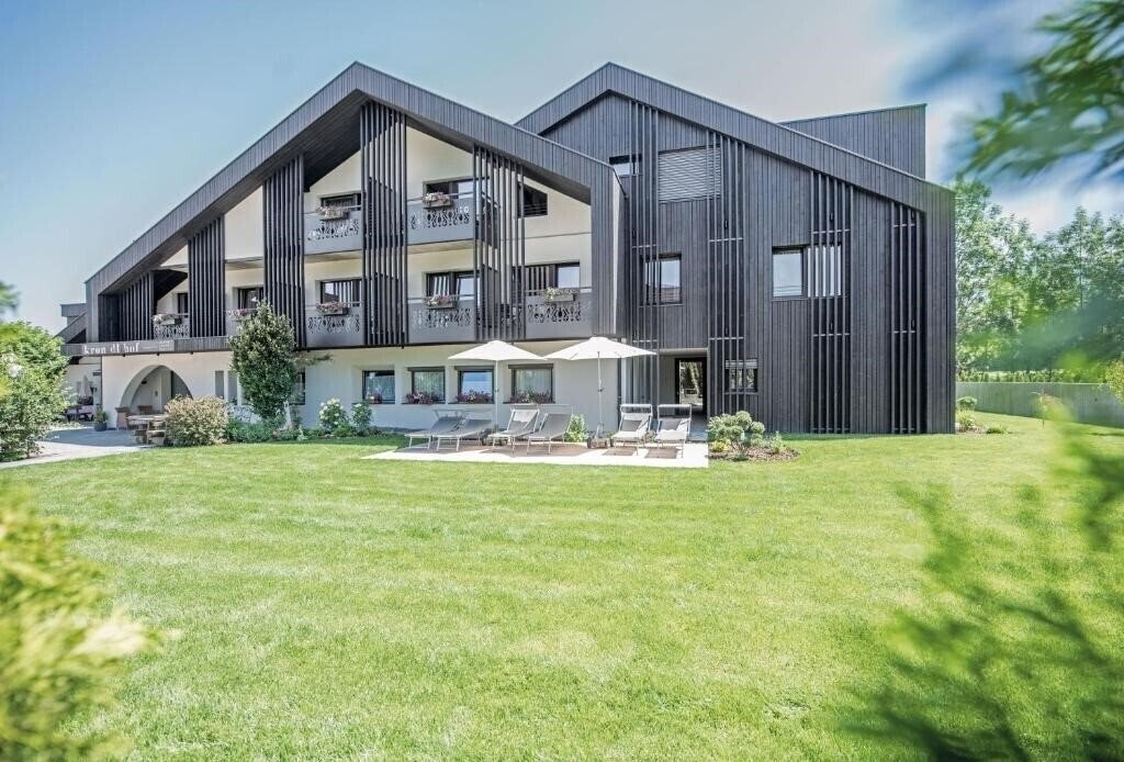 Отель Krondlhof Brunico 3*