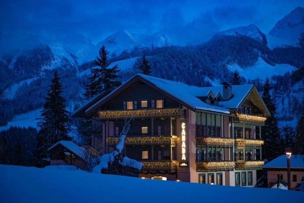 Готель Canada Hotel 3*