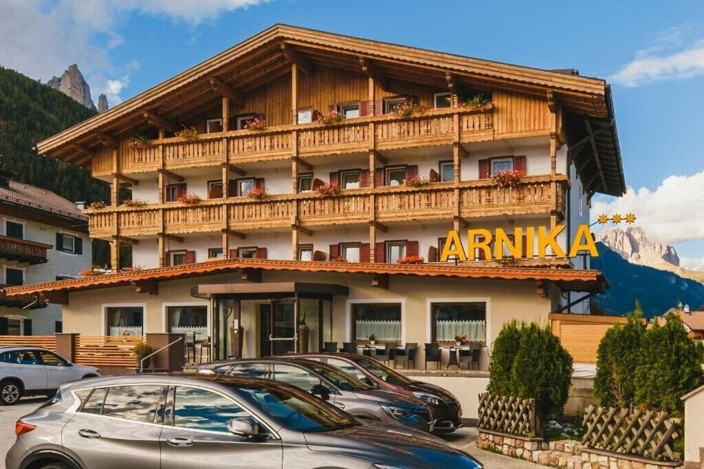 Фото Hotel Arnika 3*