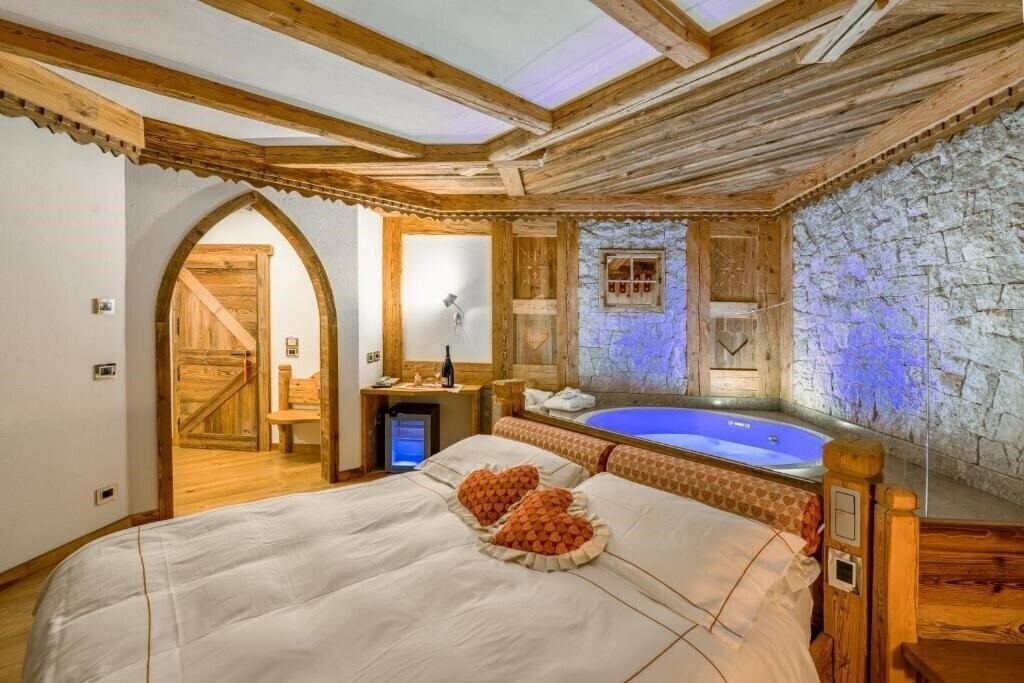 Отель Chalet Pineta 3*