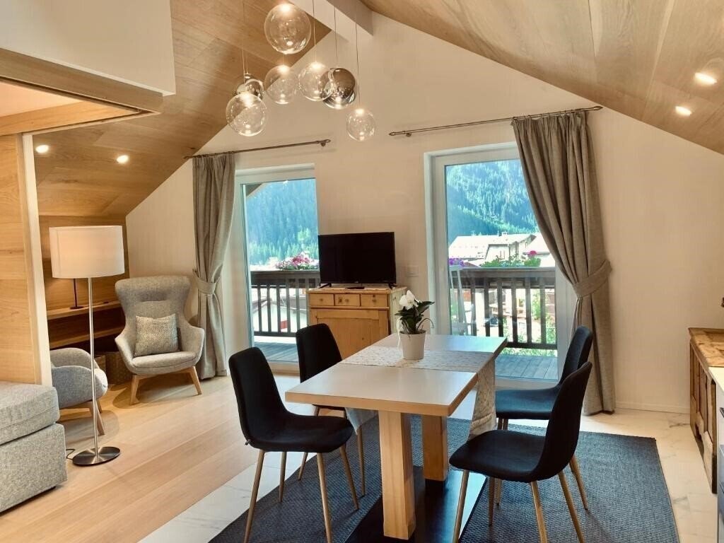Готель Euro Chalet Apartments 3*