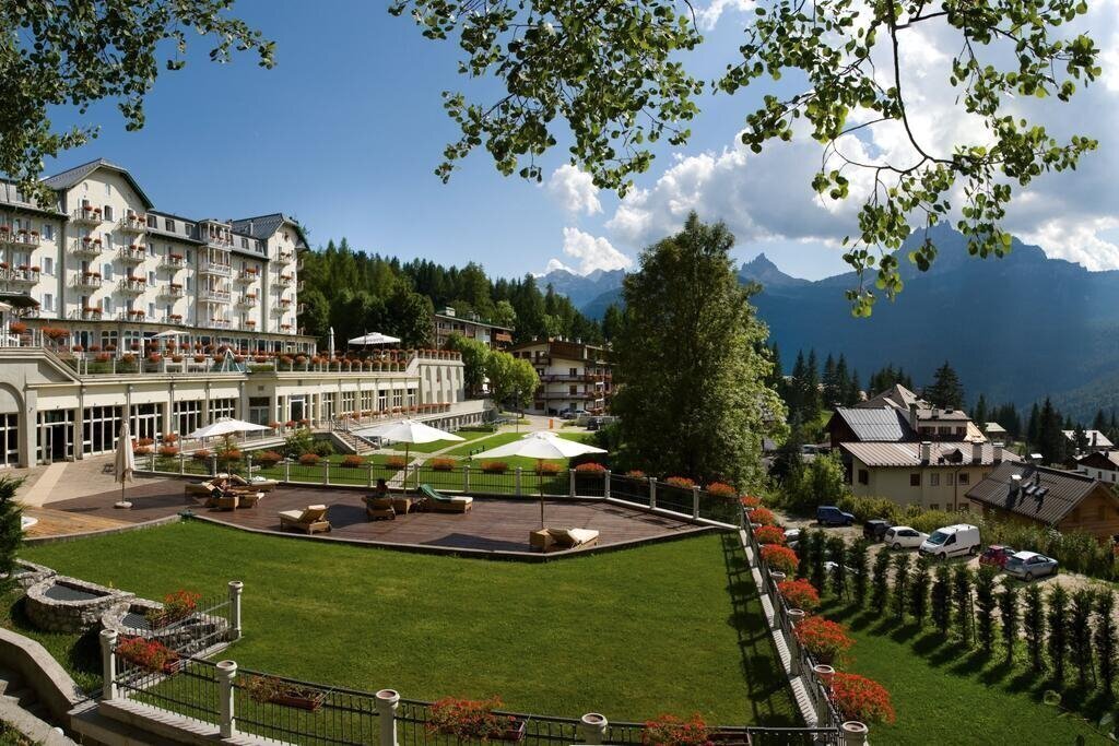 Отель Cristallo a Luxury Collection Resort & Spa 5*