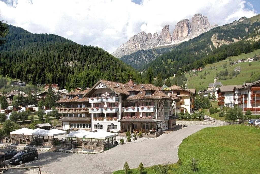 Готель Park Hotel & Club Diamant 4*