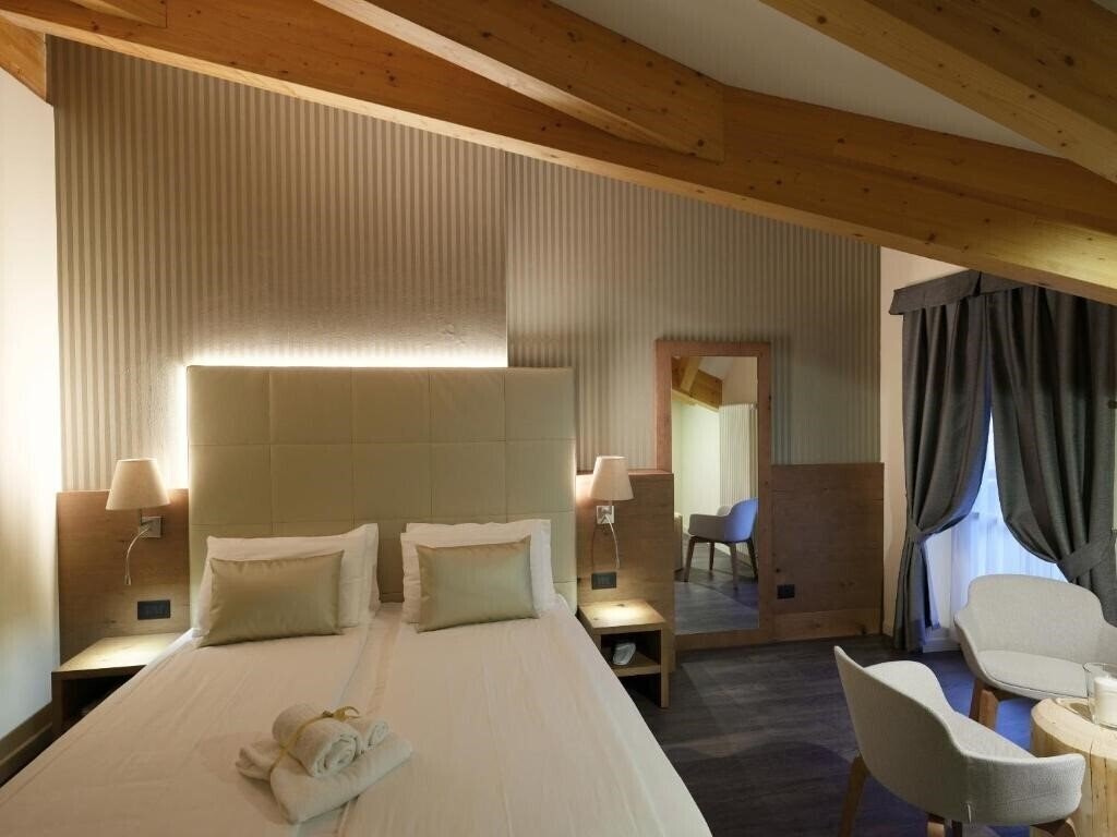 Фото X Alp Hotel 4*