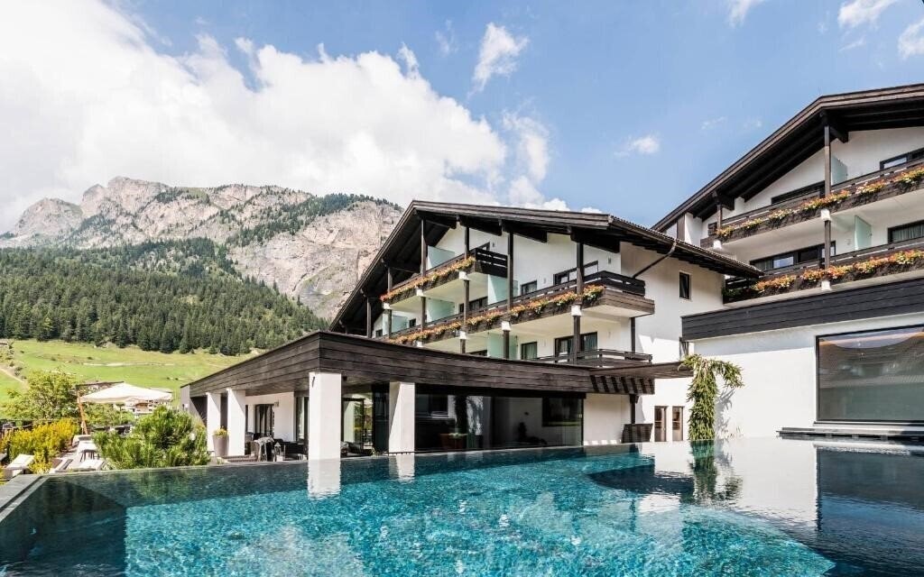 Отель Biancaneve Family Hotel 4*