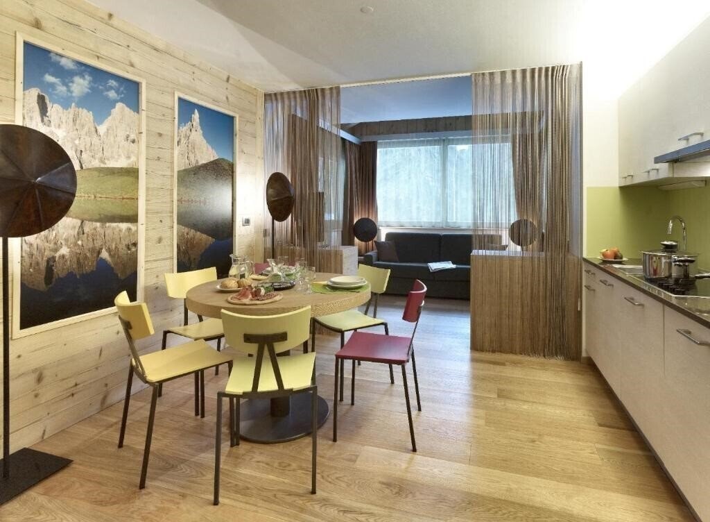 Фотографія Color Home Suite Apartments 4*