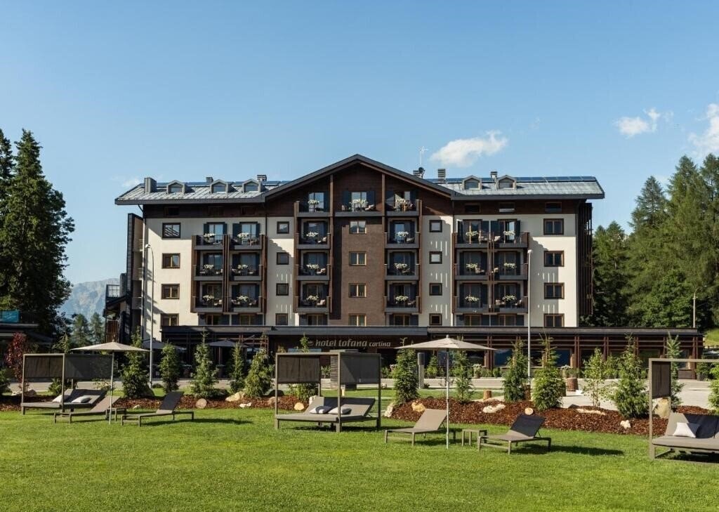 Отель Hotel Tofana Cortina 5*