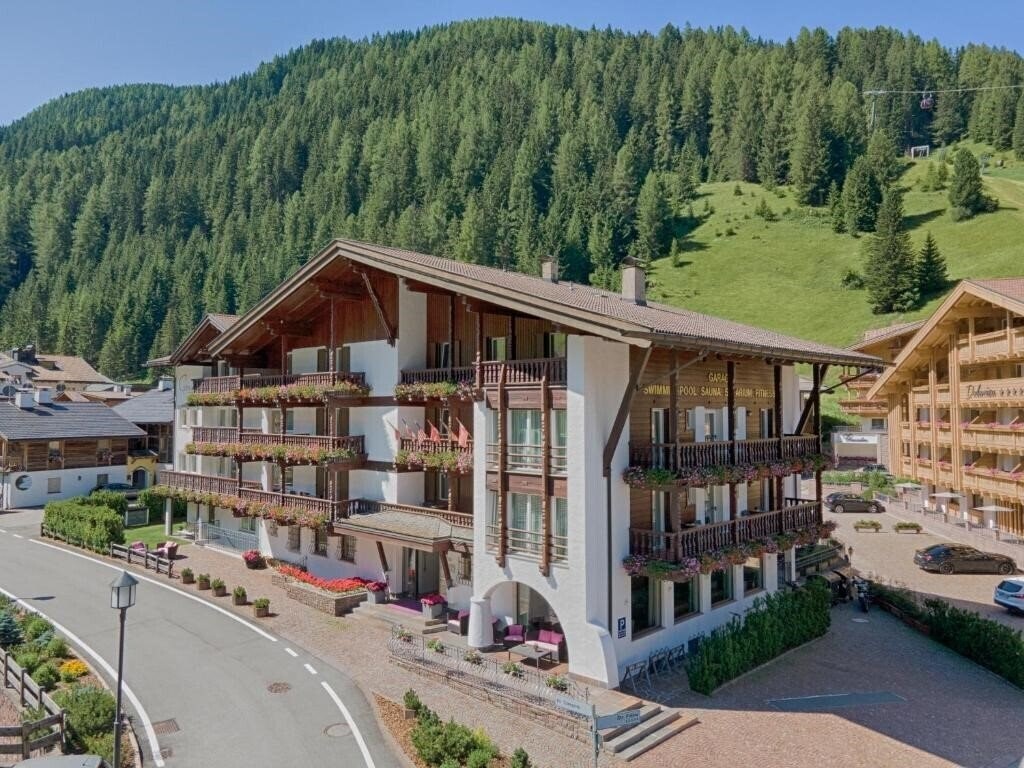 Готель Hotel Genziana 4*