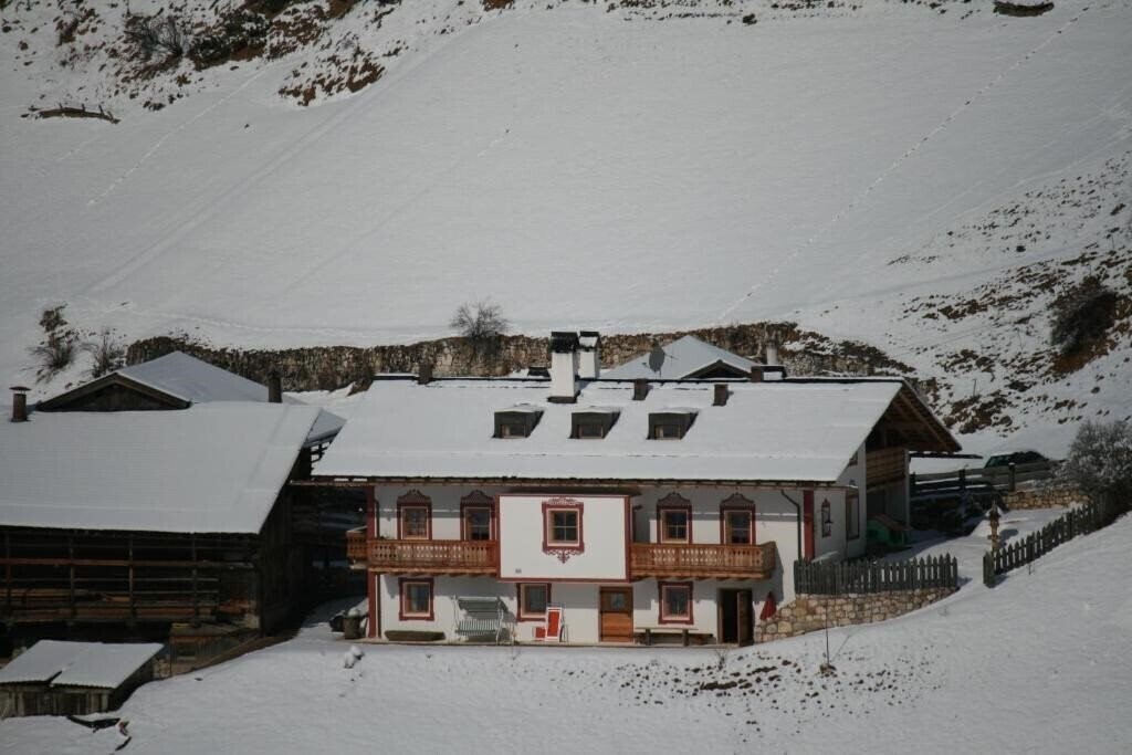 Отель Agriturismo Maso Larciunei 4*