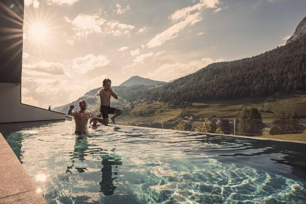 Картинка Hotel Continental Dolomites 4*