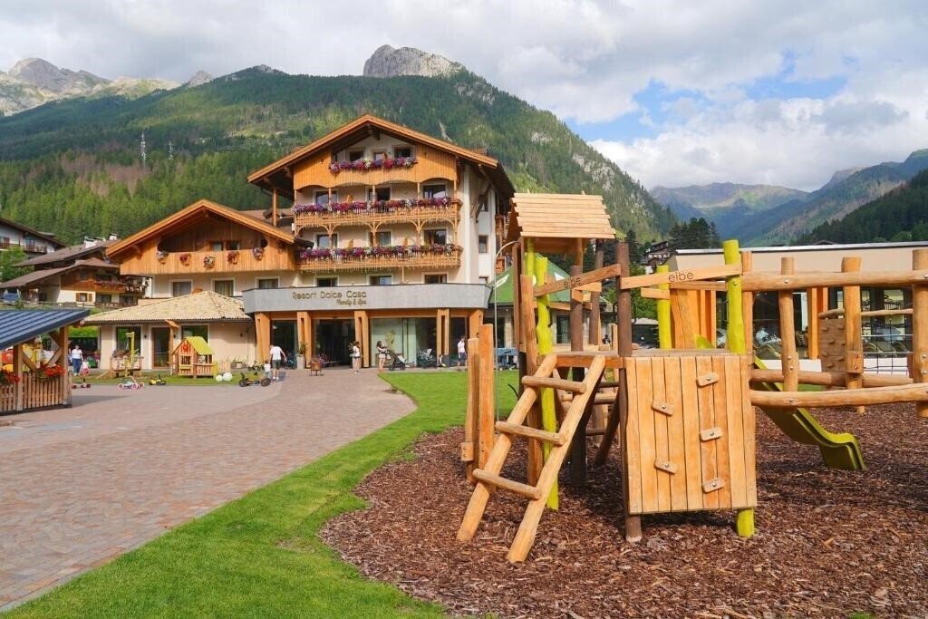 Готель Dolce Casa Family Hotel & SPA Moena 4*