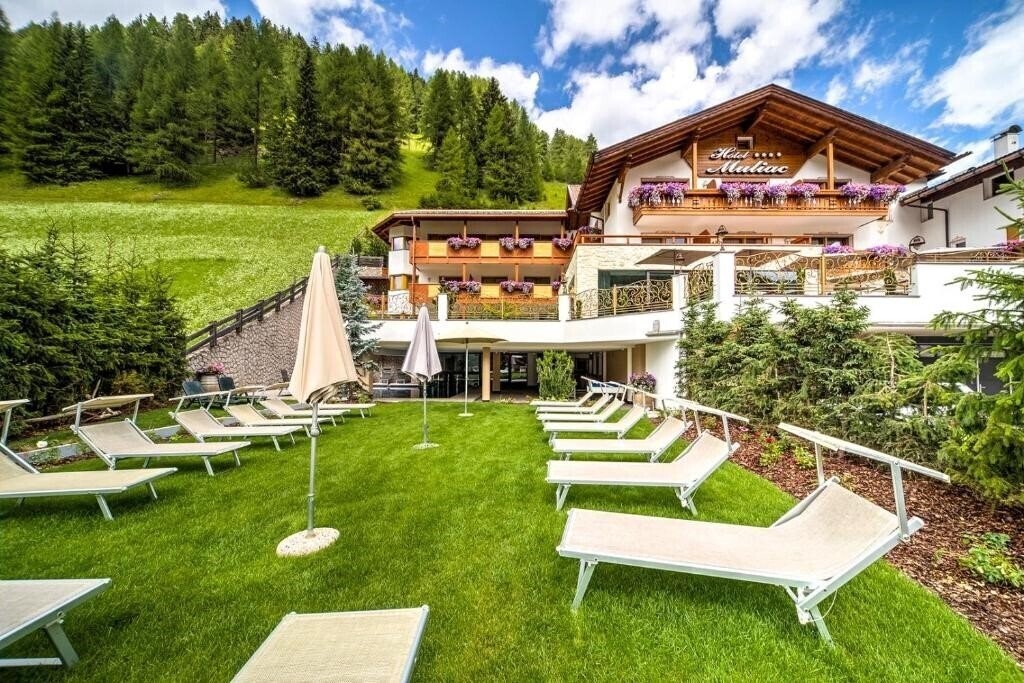 Готель Muliac Hotel 4*
