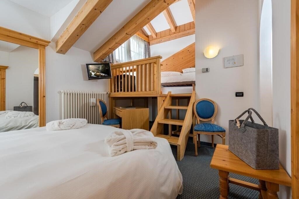 Фото Hotel Valacia 4*