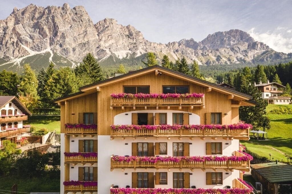 Отель Camina Suite & SPA 4*