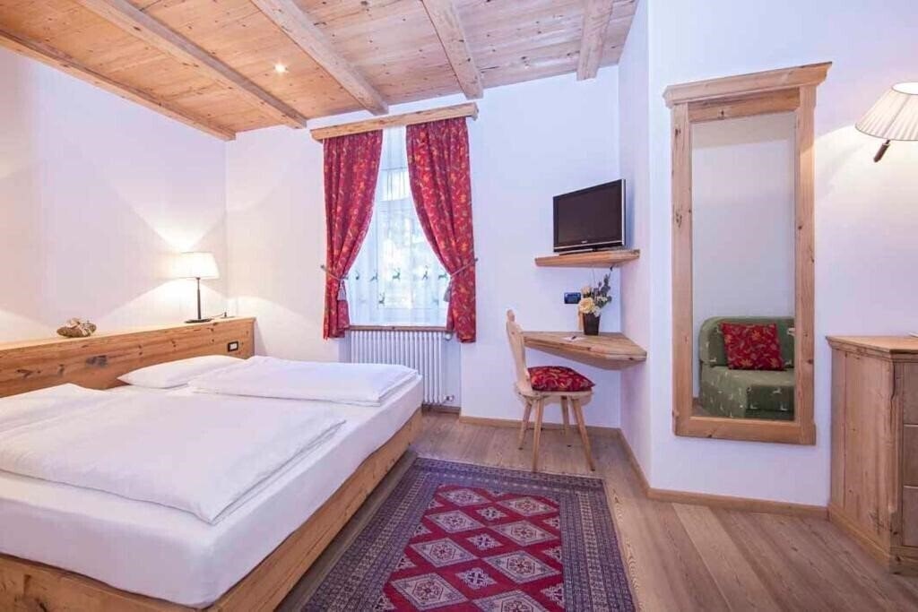 Отель Corona Hotel 3*