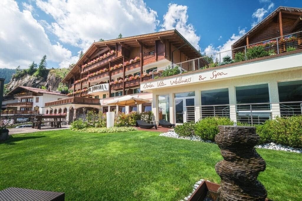Готель Sayonara Nature & Wellness San Martino di Castrozza 3*