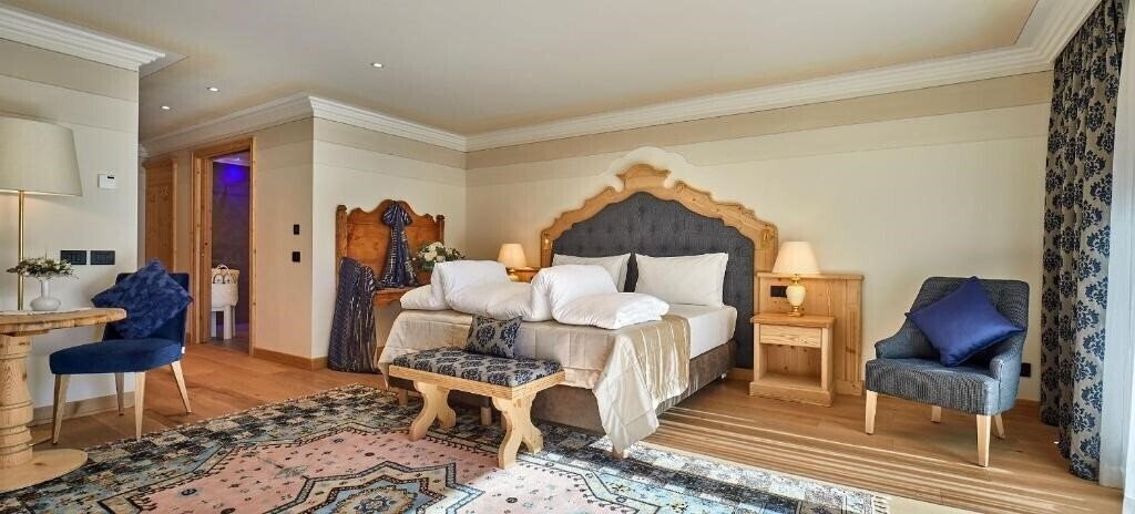 Картинка Sassongher 5*
