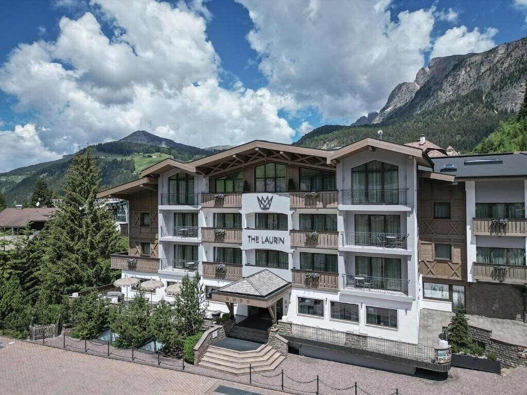 Готель Hotel Laurin Small & Charming 4*