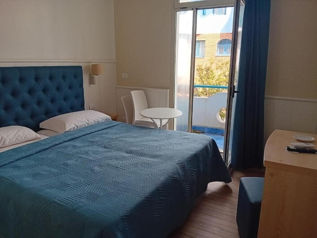 Отель Villa Athena 3*