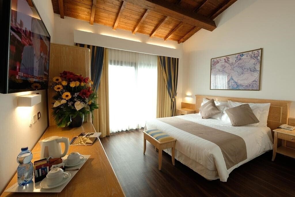 Готель Orologio Hotel Ferrara 4*