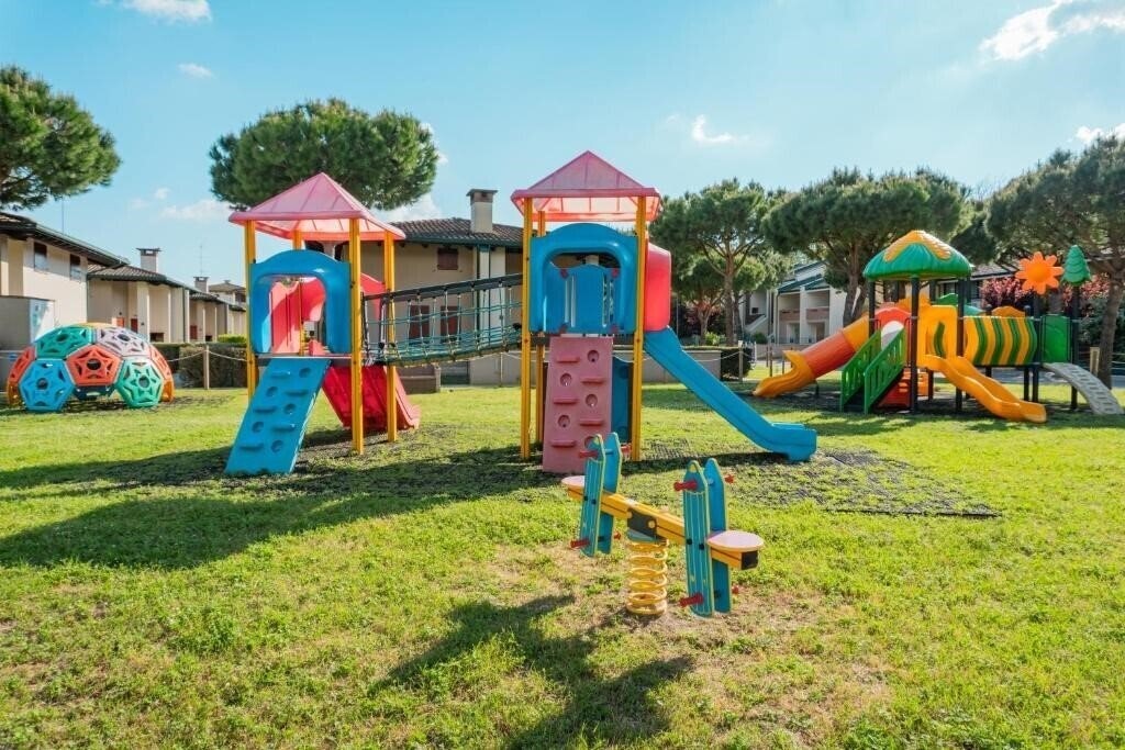 Фотографія Airone Bianco Residence Village (Lido delle Nazioni) 4*