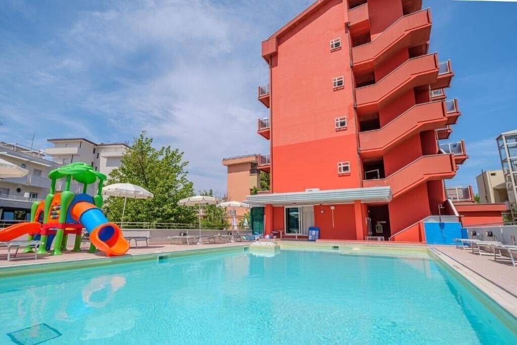 Готель Family Hotel Mediterraneo 3*