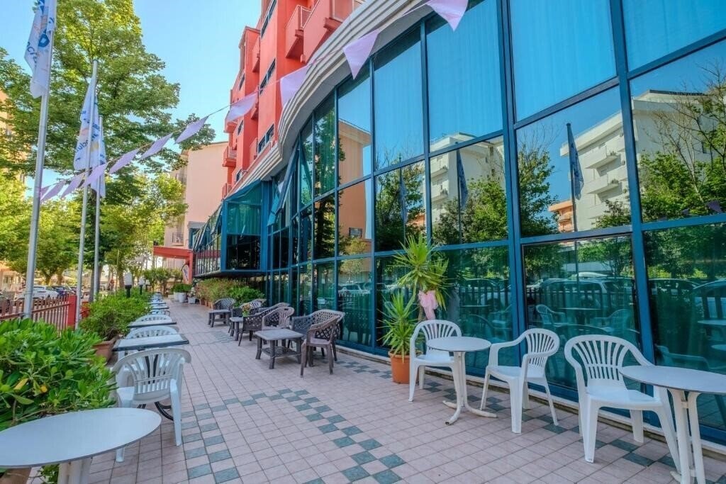 Фотографія Family Hotel Mediterraneo 3*