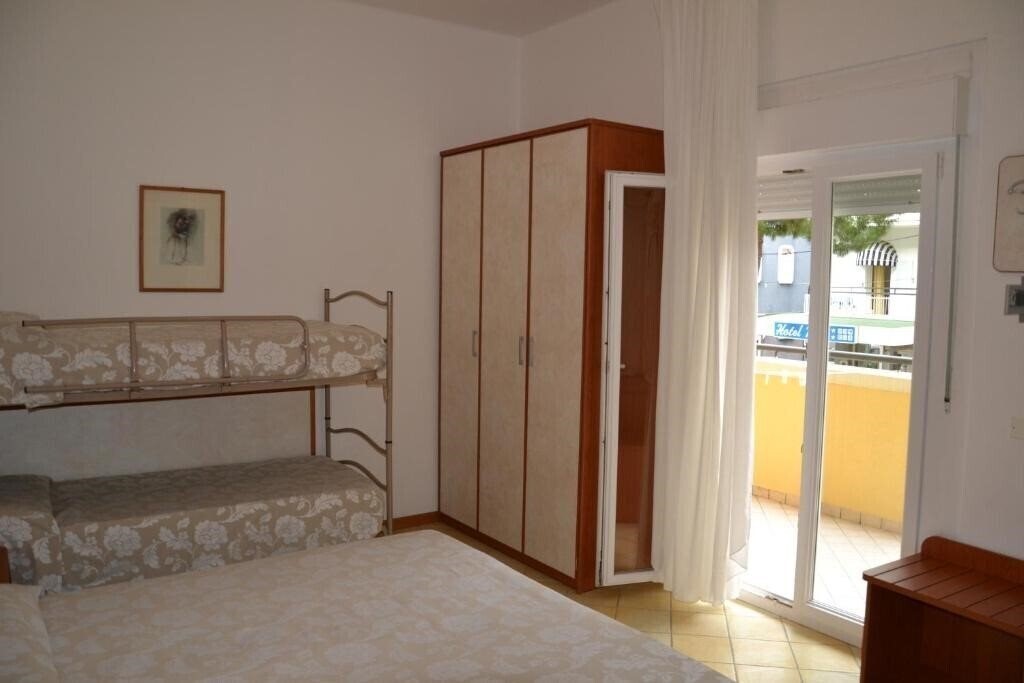 Фото Hotel Ariston (Misano Adriatico) 3*