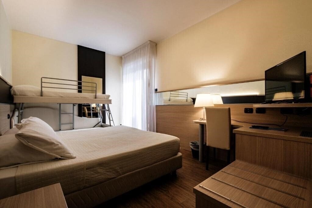 Фото Augustus (Riccione) 4*