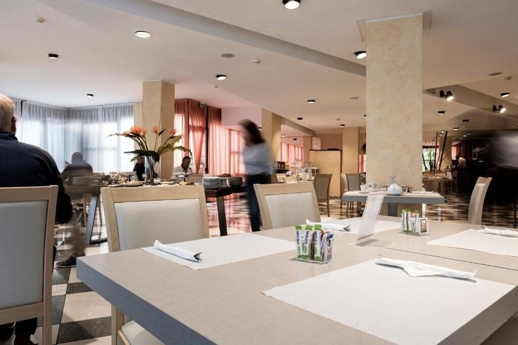Изображение Augustus (Riccione) 4*