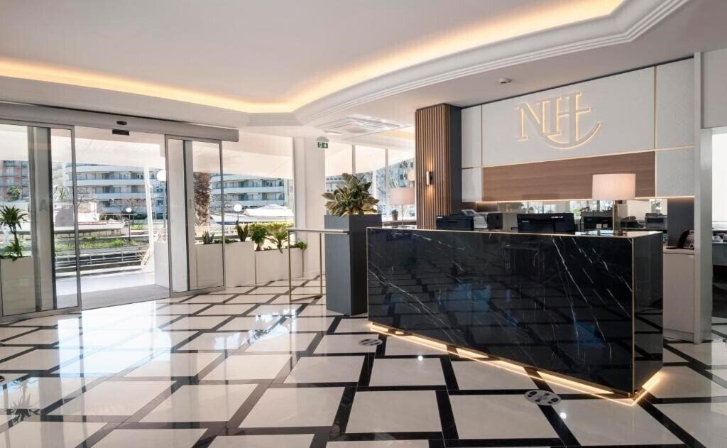 Отель Alexander Hotel (Cattolica) 3*