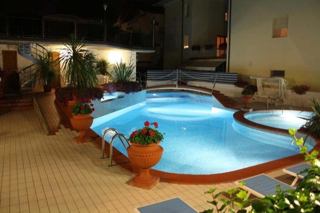 Фотографія Donatella Hotel Cervia 3*