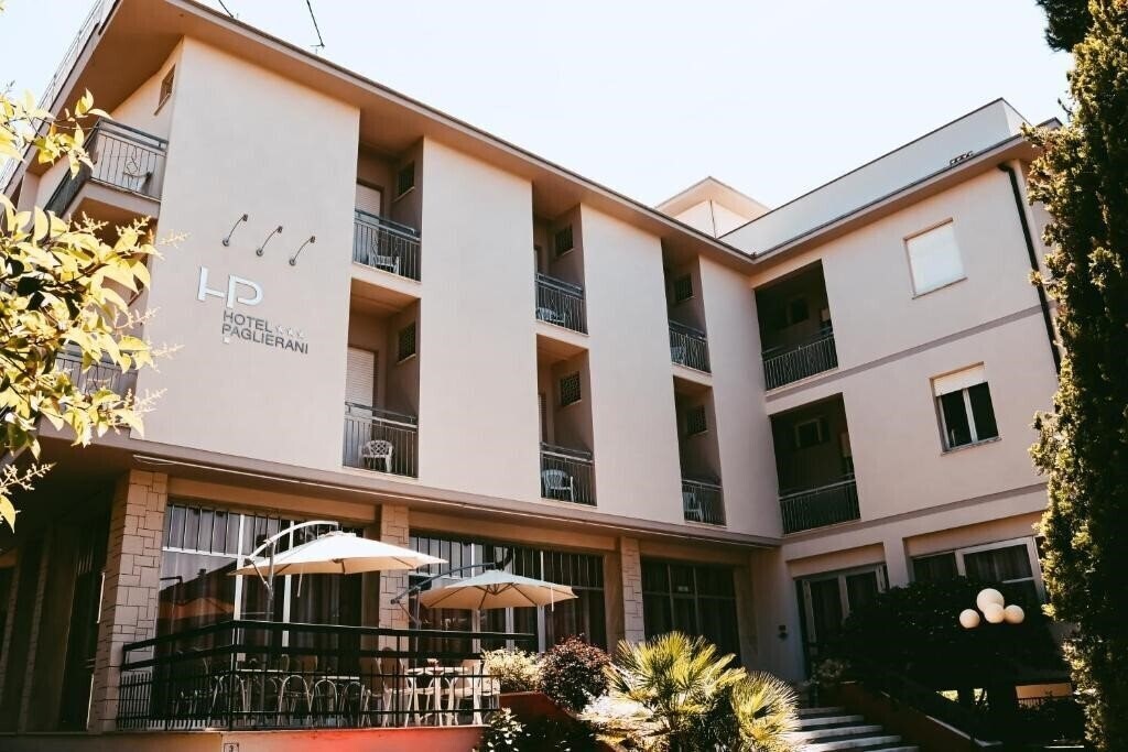 Отель Paglierani Hotel 3*