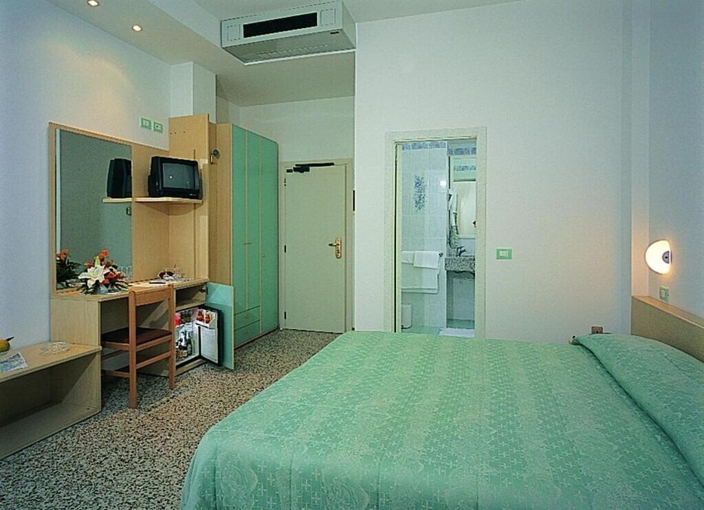 Фото Hotel Aurora Misano Adriatico 3*