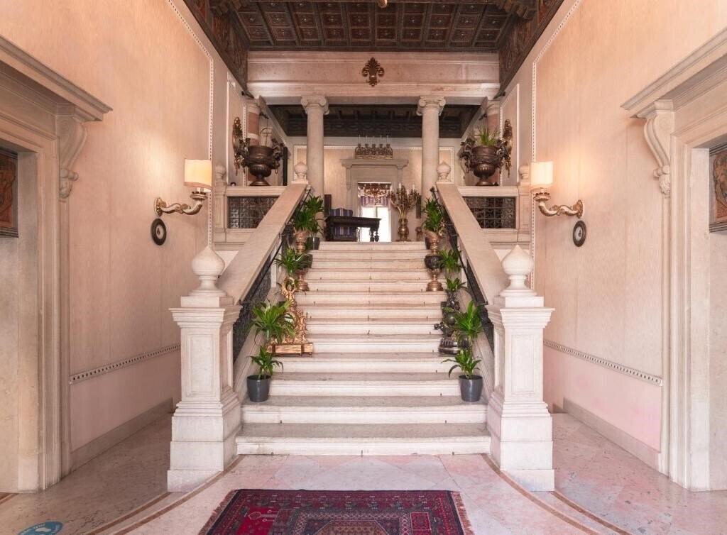 Отель Hotel Duchessa Isabella Ferrara 5*