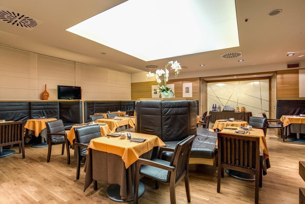 Готель Athenaeum Personal 4*