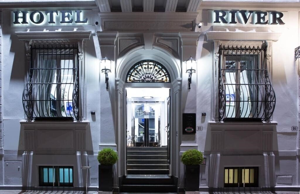 Готель River Hotel 4*