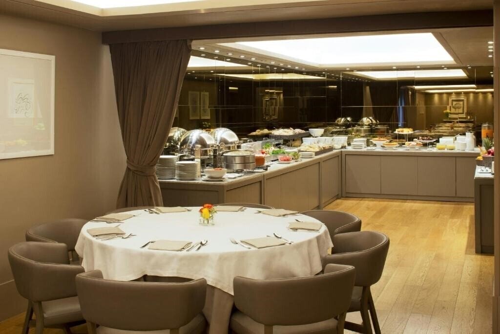 Изображение Starhotels Michelangelo 4*